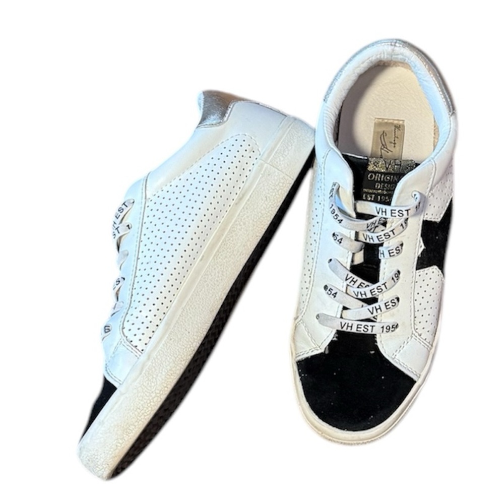 Vintage Havana white & black Gadol Sneakers Size 7 Medium